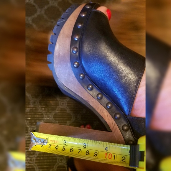 Shoes - Picture 9 of 9